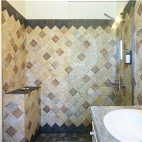 3 bedroom villa with heated pool in Kassiopi, Corfu, sleeps 6